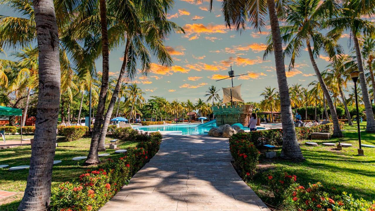 Las Veraneras Villas & Resort Acajutla ภายนอก รูปภาพ