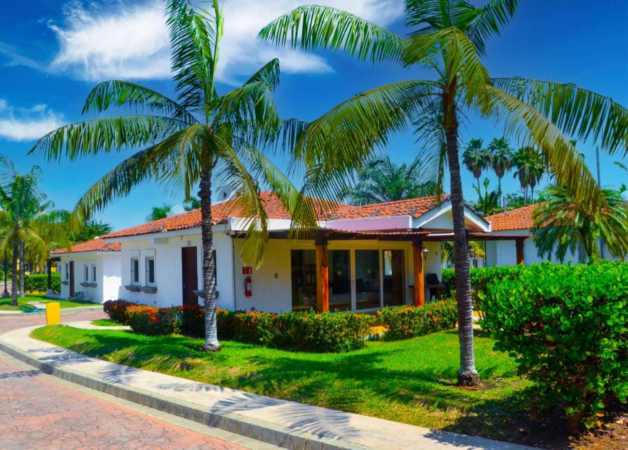 Las Veraneras Villas & Resort Acajutla ภายนอก รูปภาพ